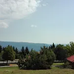 Livadaki Village - δασικό χωριό λιβαδάκι Ξενοδοχείο με διαμερίσματα 3*