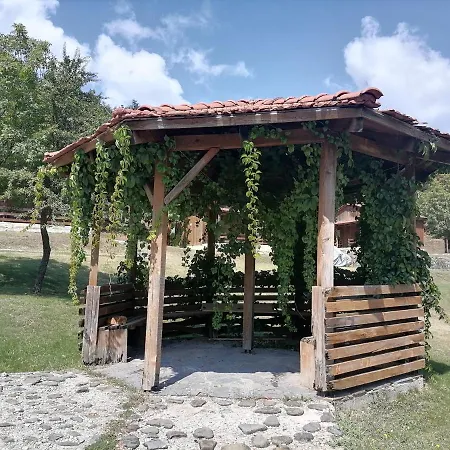 Livadaki Village - δασικό χωριό λιβαδάκι Ξενοδοχείο με διαμερίσματα