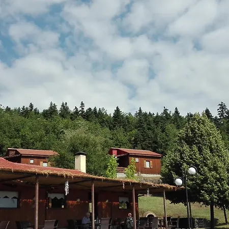 Livadaki Village - δασικό χωριό λιβαδάκι Karpeníszi