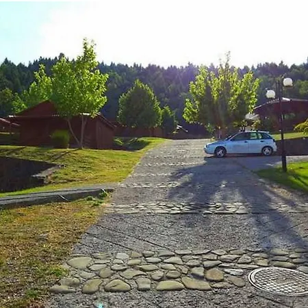Livadaki Village - δασικό χωριό λιβαδάκι Apartmanhotel Karpeníszi