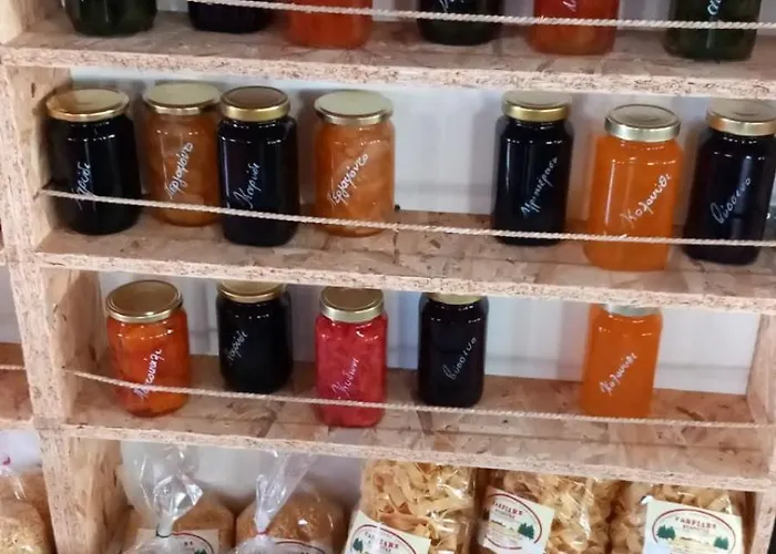 Ξενοδοχείο με διαμερίσματα Livadaki Village 3*